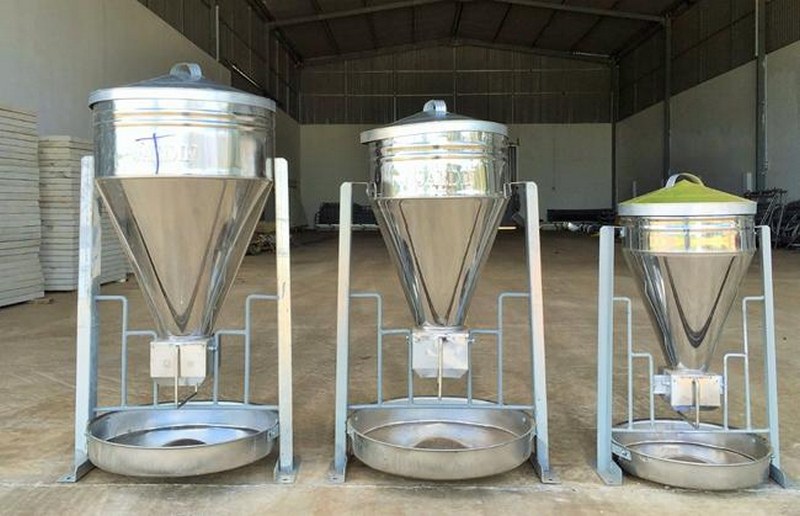 Máng ăn tự động dành cho gà